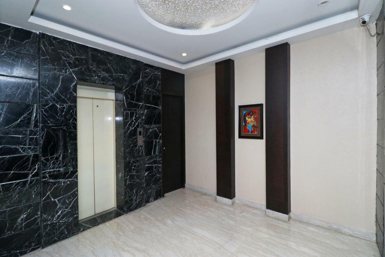 Oyo 5843 Hotel Yash Inn Mirzāpur Buitenkant foto